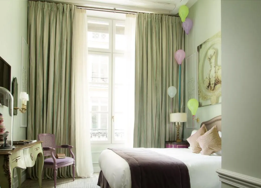 Hotel La Maison Favart Paris