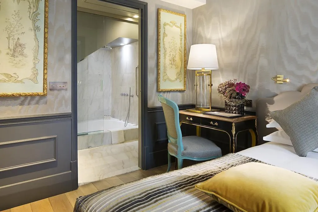 Hotel La Maison Favart Paříž