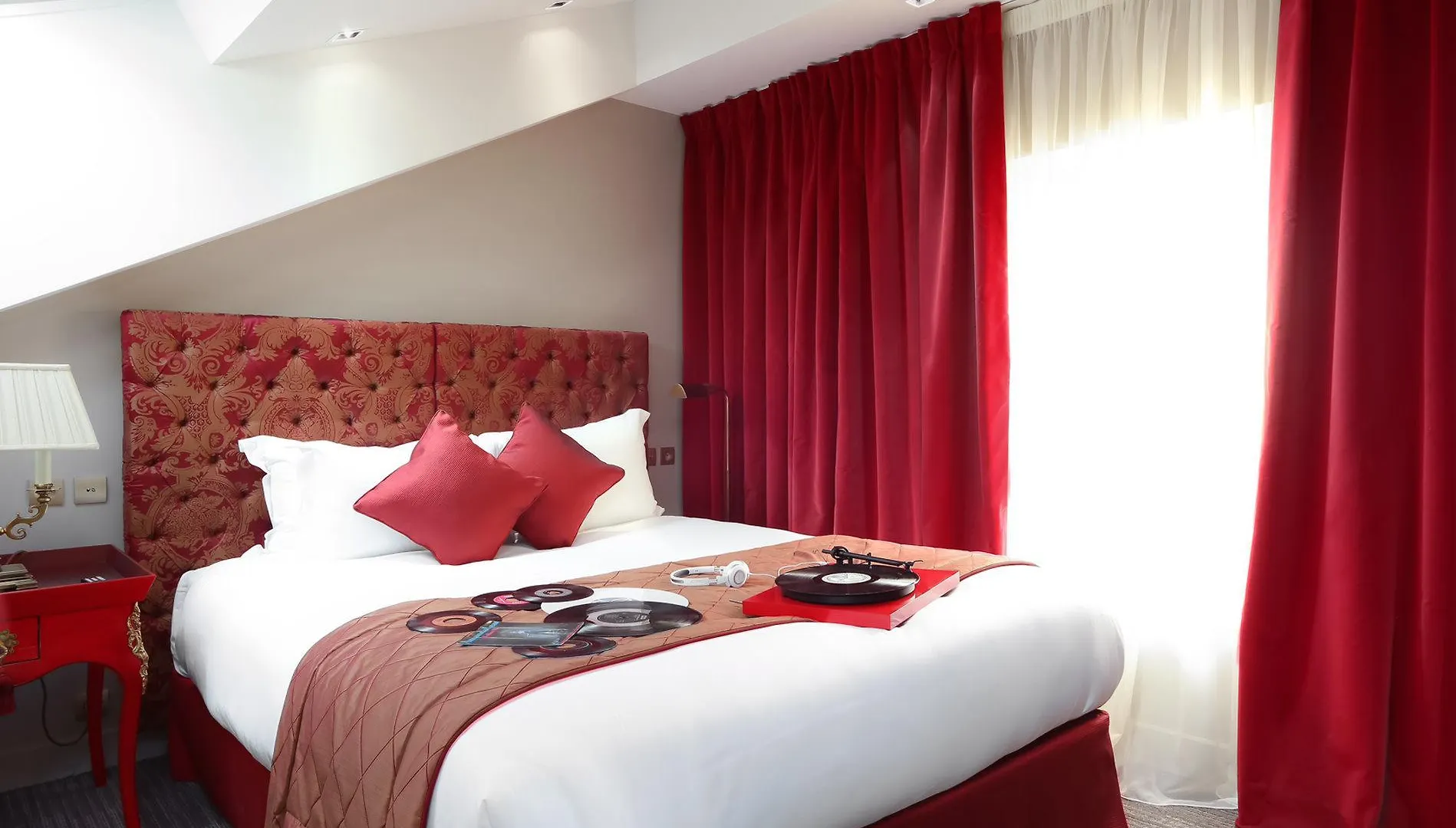 La Maison Favart 4* פריז