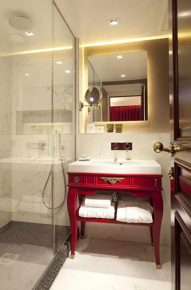 Hotel La Maison Favart Paříž