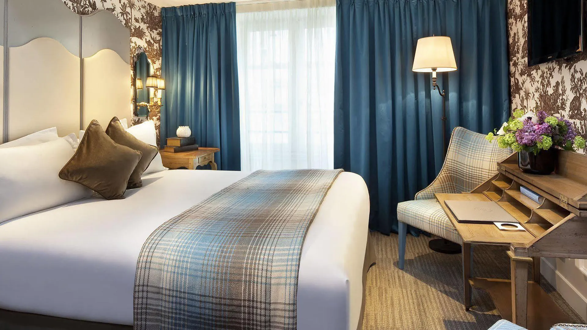 Hotel La Maison Favart 4*
